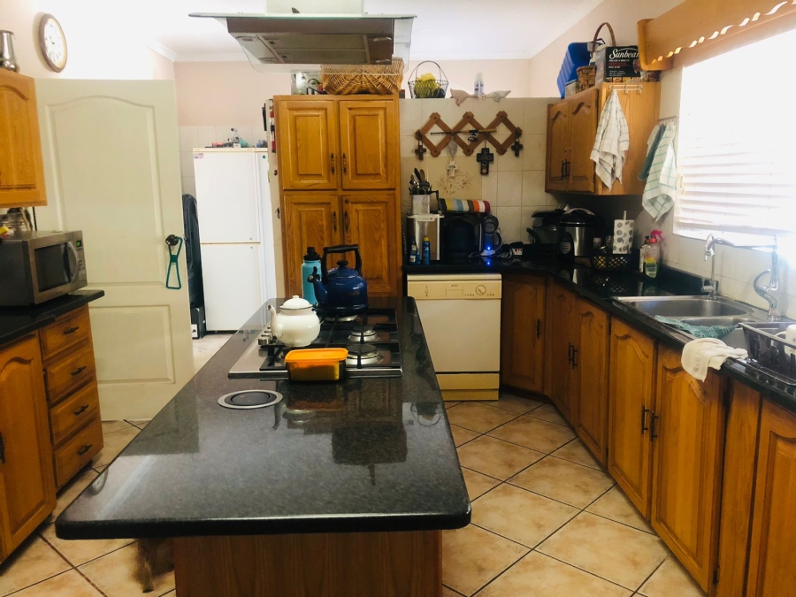 5 Bedroom Property for Sale in Protea Park North West